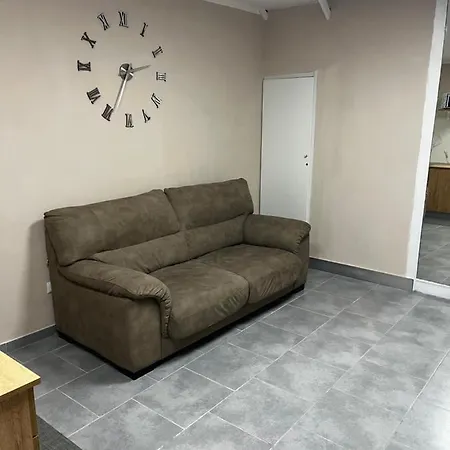 Oversize Apartament Neapol